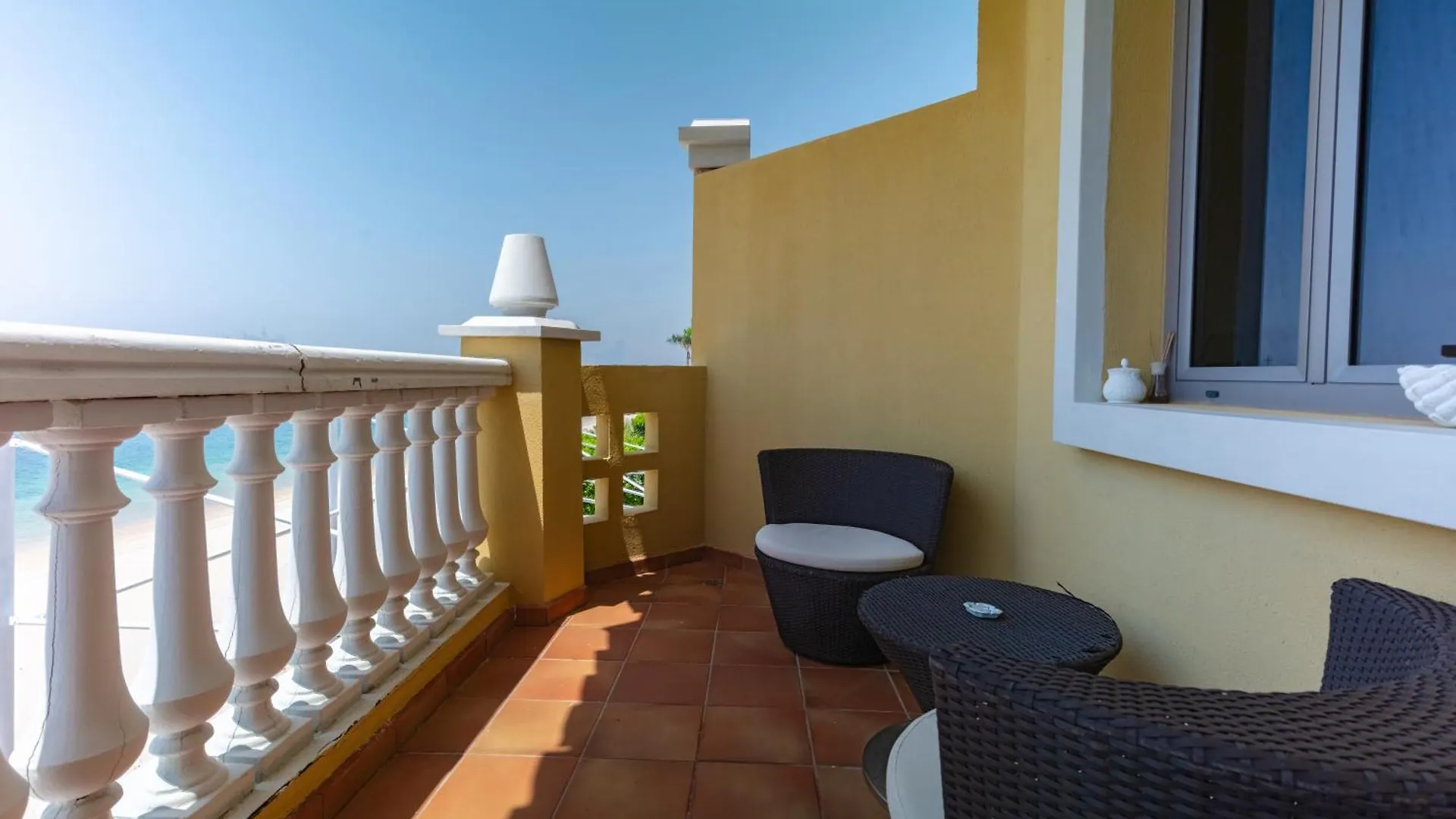 Private Pool & Direct Beach Access-4Bdr Villa Dubai United Arab Emirates