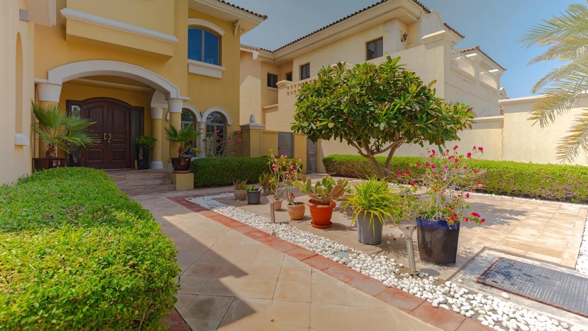Private Pool & Direct Beach Access-4Bdr Villa Dubai 0*,  United Arab Emirates