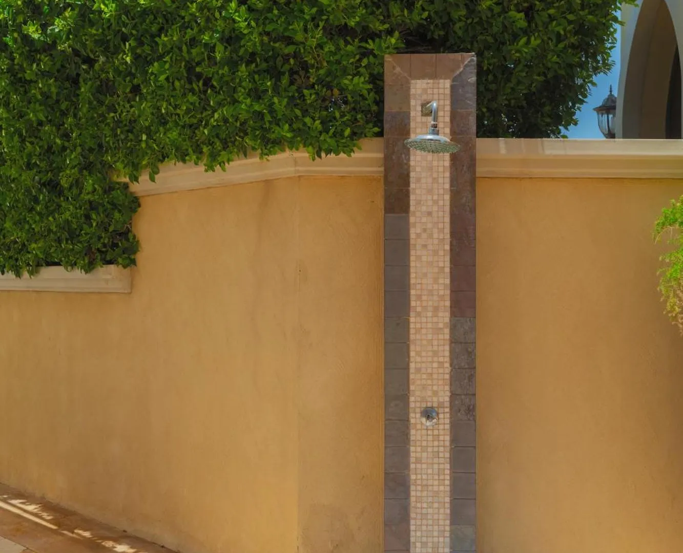 Private Pool & Direct Beach Access-4Bdr Villa Dubai