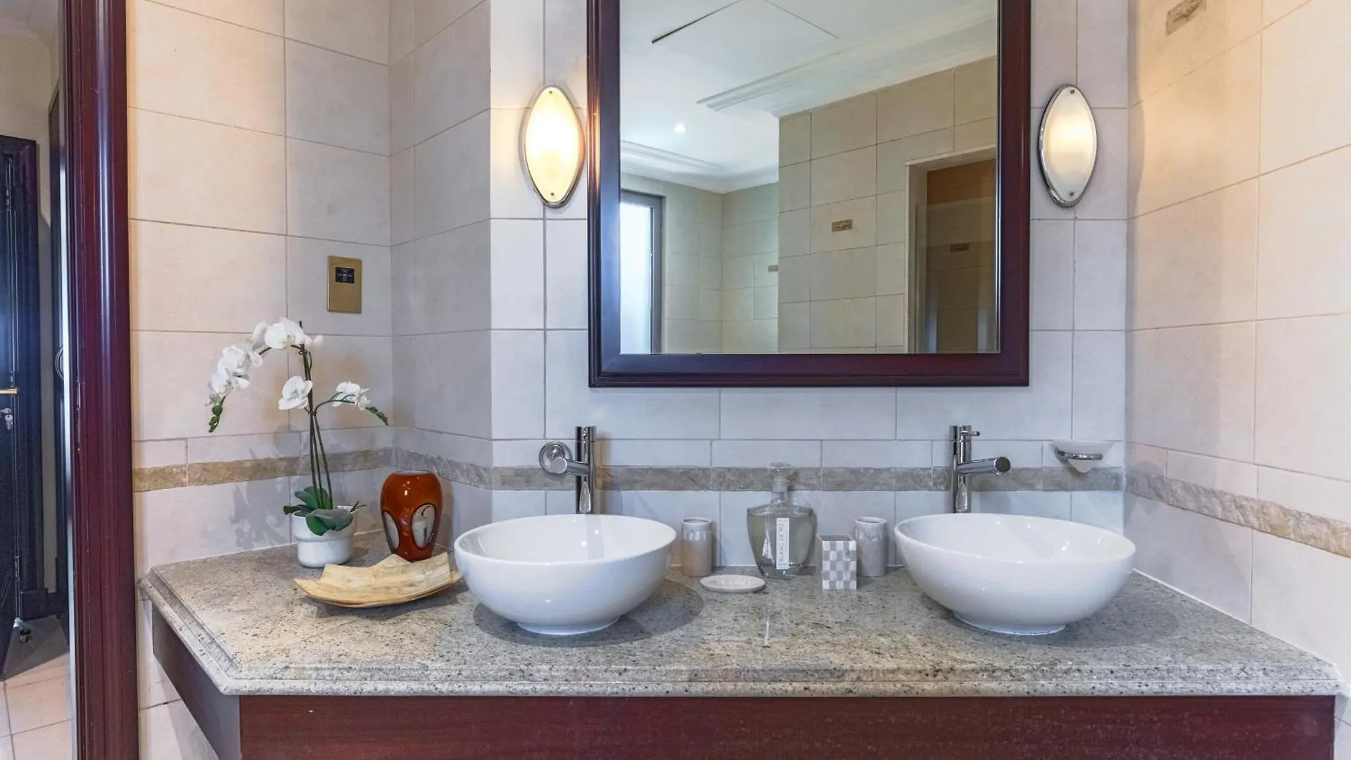 Private Pool & Direct Beach Access-4Bdr Villa Dubai 0*,  United Arab Emirates