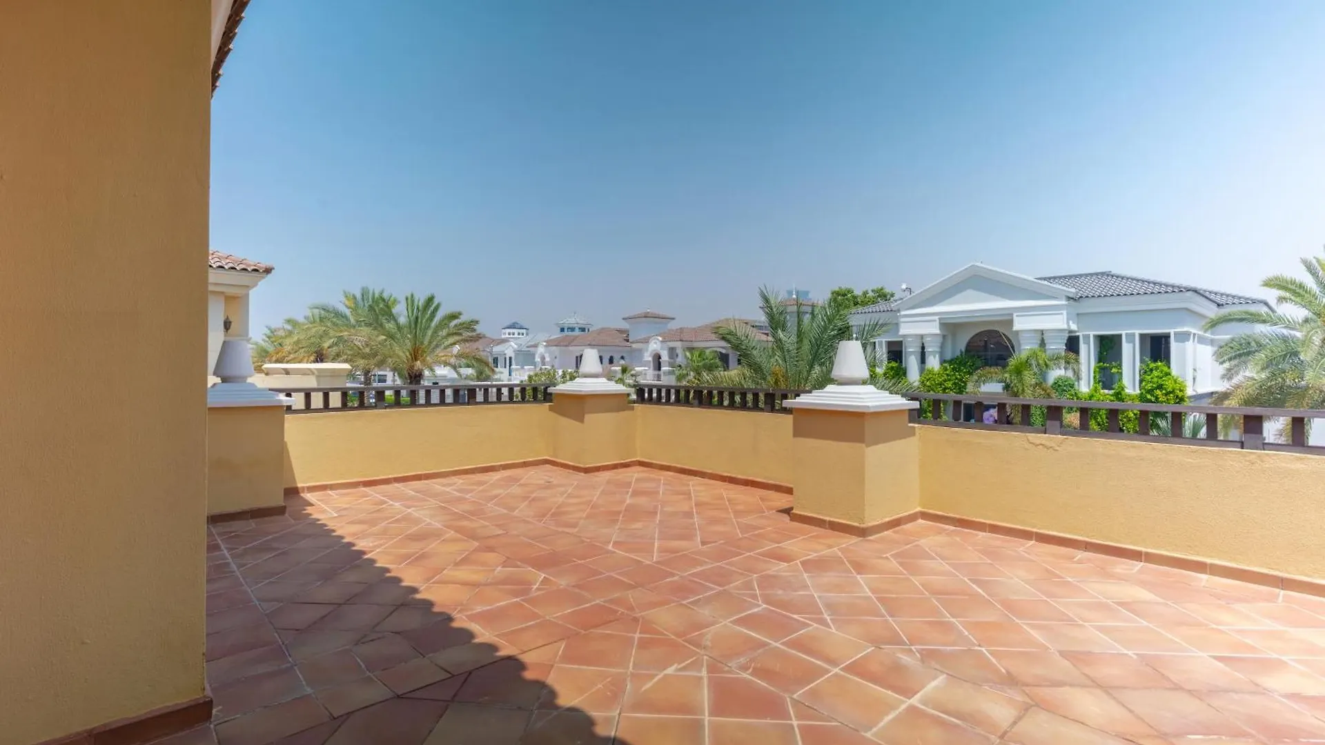 Private Pool & Direct Beach Access-4Bdr Villa Dubai