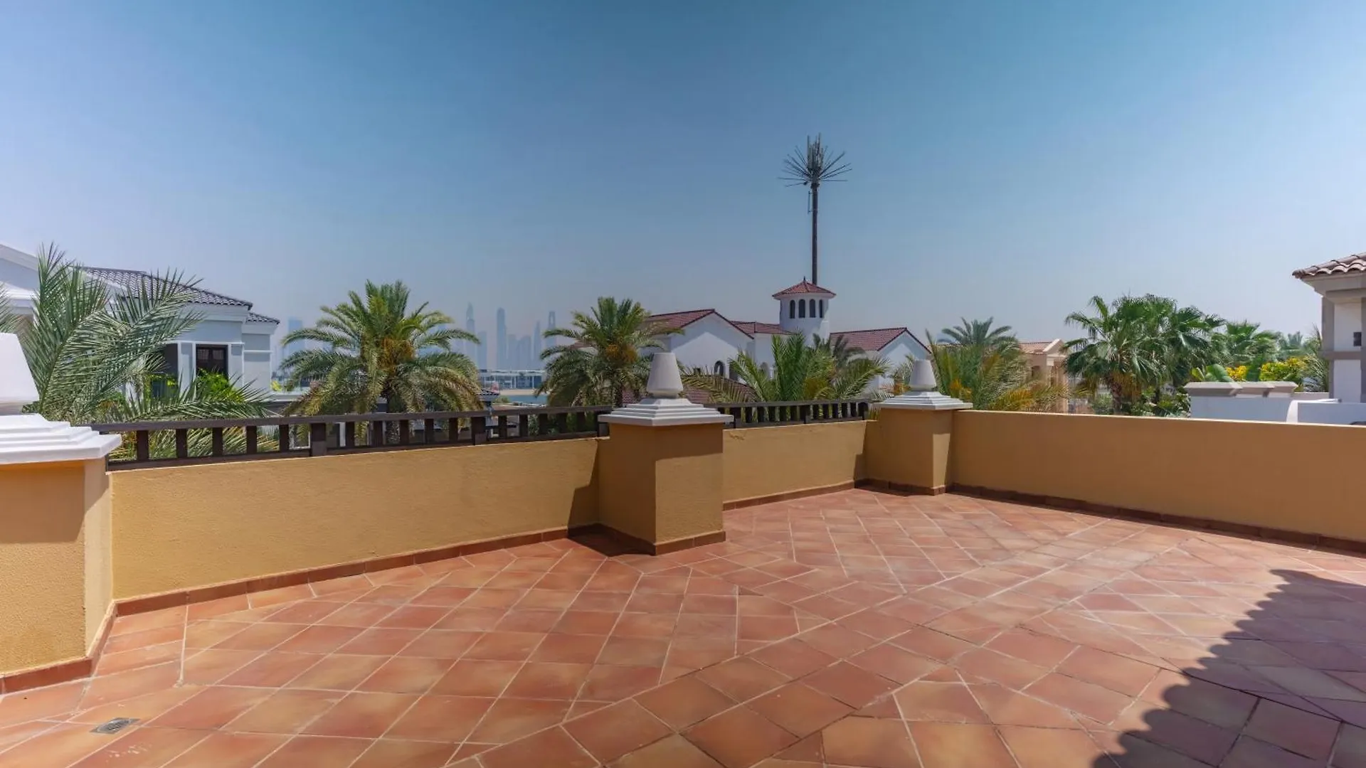 Private Pool & Direct Beach Access-4Bdr Villa Dubai