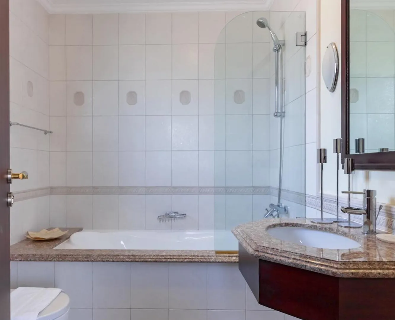 Private Pool & Direct Beach Access-4Bdr Villa Dubai