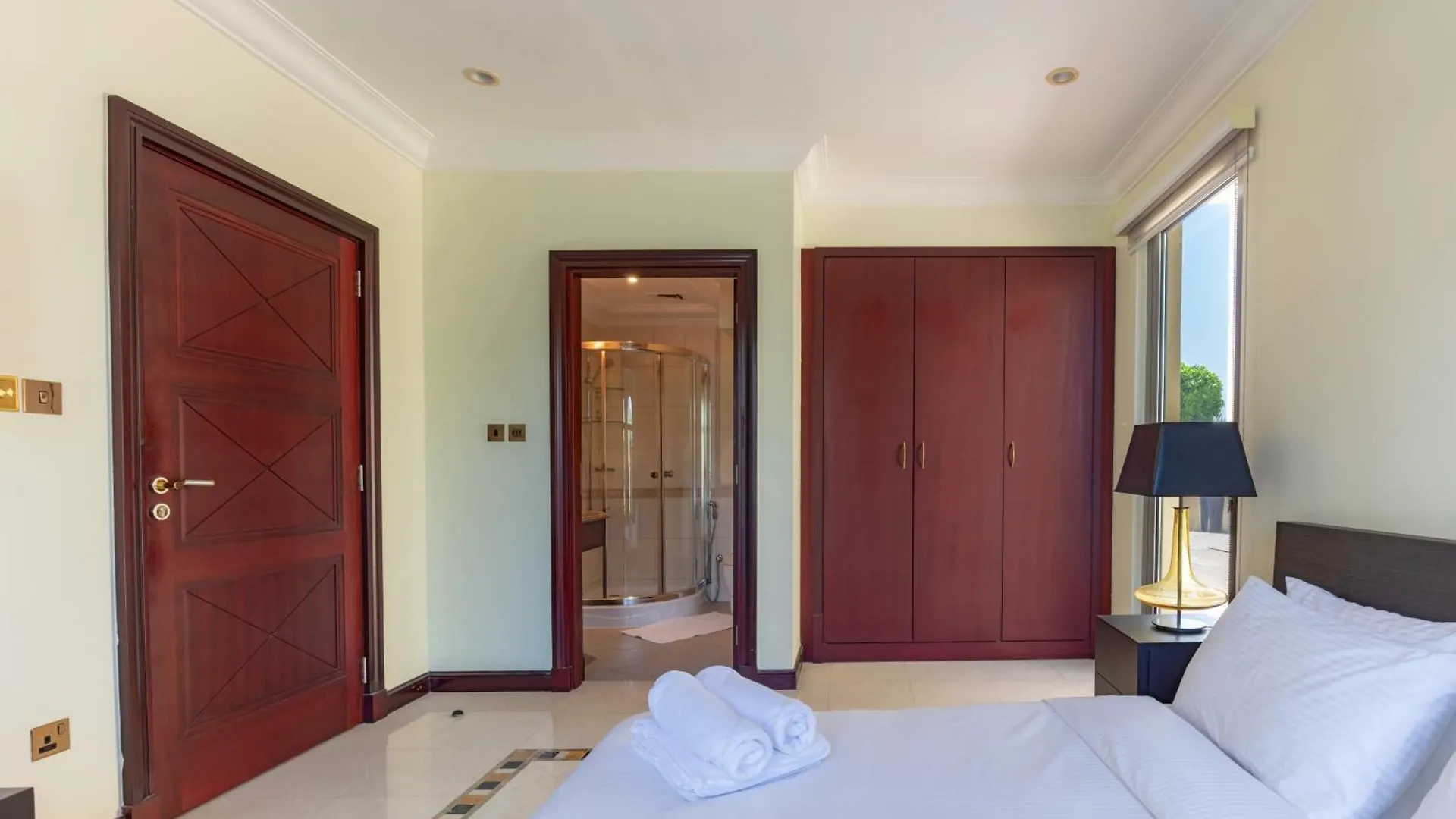 Private Pool & Direct Beach Access-4Bdr Villa Dubai 0*,